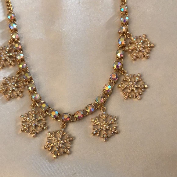 Betsey Johnson Gold Tone Holiday Whimsy Snowflake Charm Necklace Crystal NWT - Picture 10 of 12